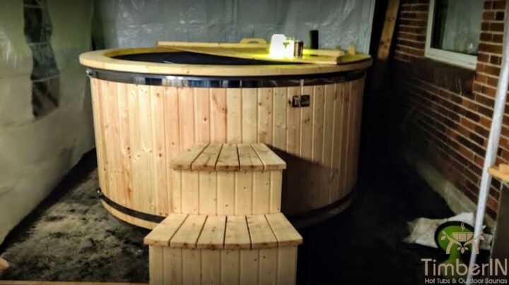 Vildmarksbad I Glasfiber Med Ekstern Ovn Brændefyret, Gasovn